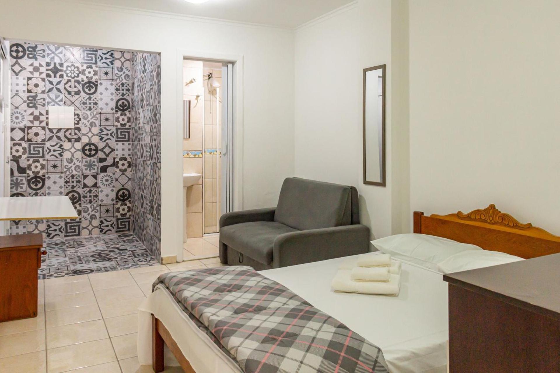 Custo Benefício, 100 Metros Da Em P880 Apartamento